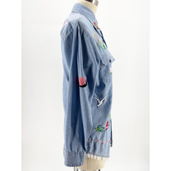 embroidered stitch animals on chambray button down long sleeve shirt M - Picture 2 of 7